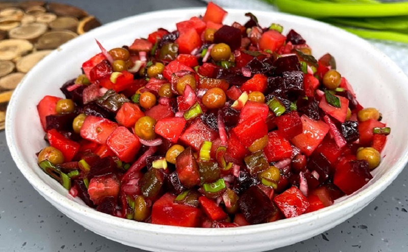 Винегрет нового уровня: как запечённые овощи меняют вкус любимого салата