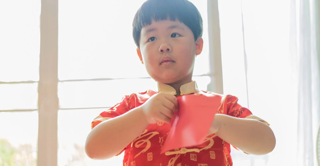 В Китае мальчик подал в суд на отца: тот потратил подаренные ребенку деньги на оплату свадебных расходов