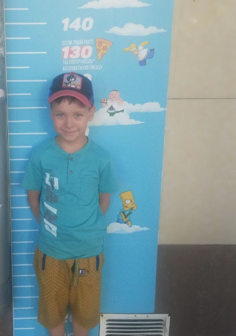 Артём на юге. Сейчас уже 1м.30 см