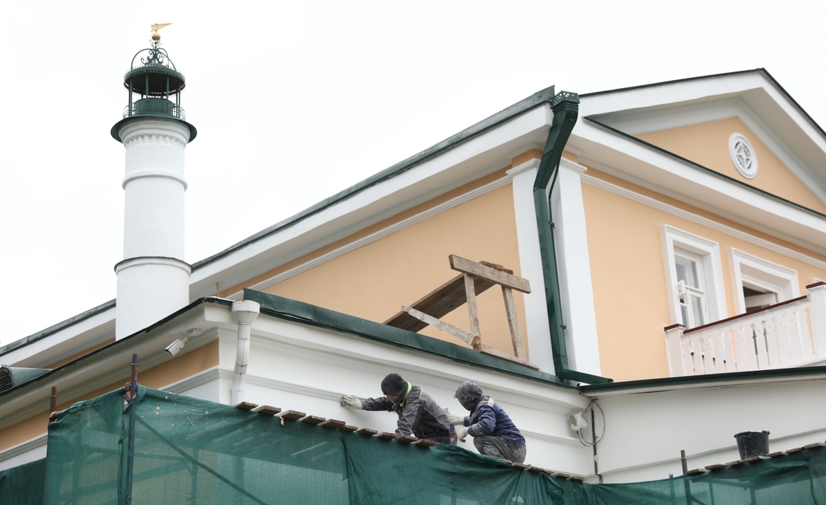    Реставрация усадебного дома помещицы Кашиной (Музей поэмы "Анна Снегина") на территории государственного музея-заповедника С.А. Есенина в селе Константиново / Сергей Куксин / РГ