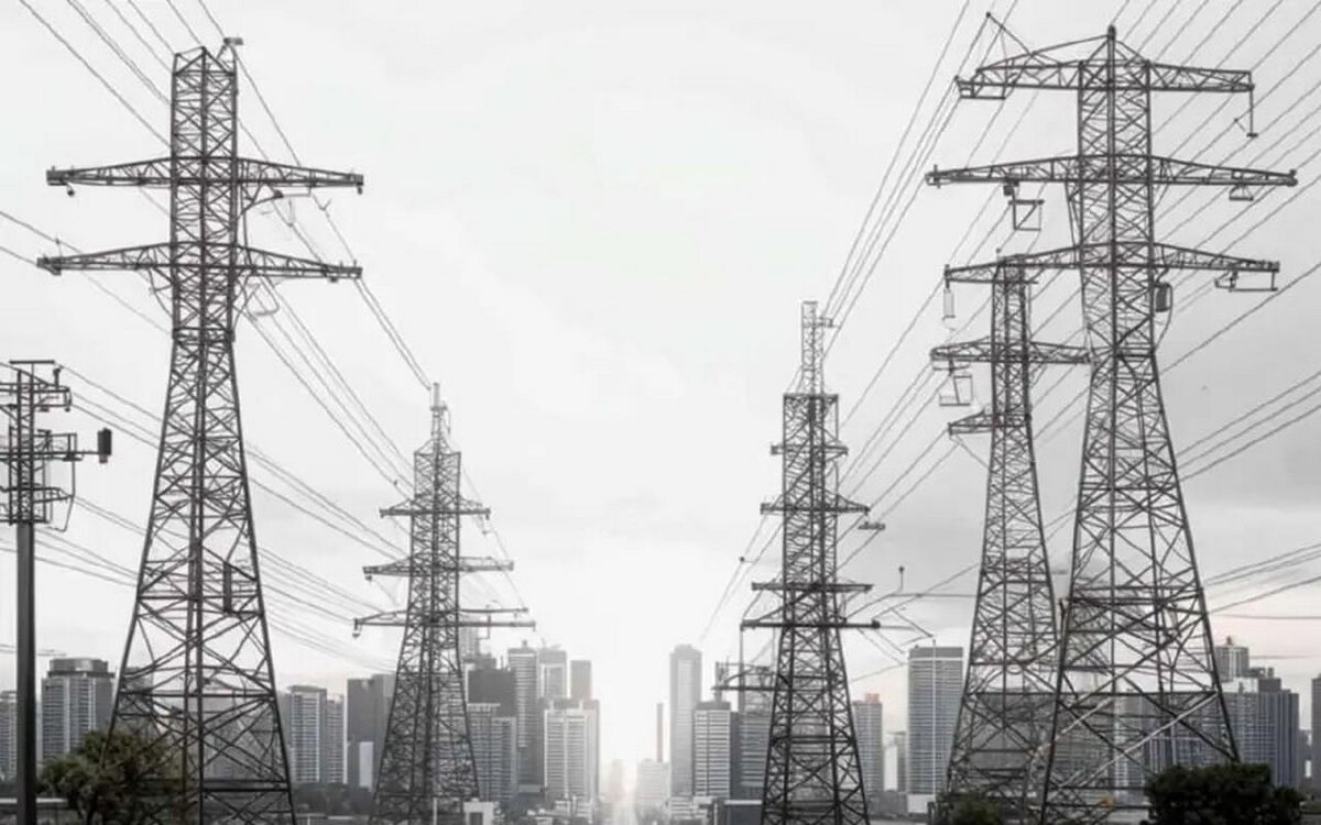    Чистая прибыль Воронежской горэлектросети выросла на 380% — эксперт объяснил причины Иллюстрация сгенерирована нейросетью Kandinsky