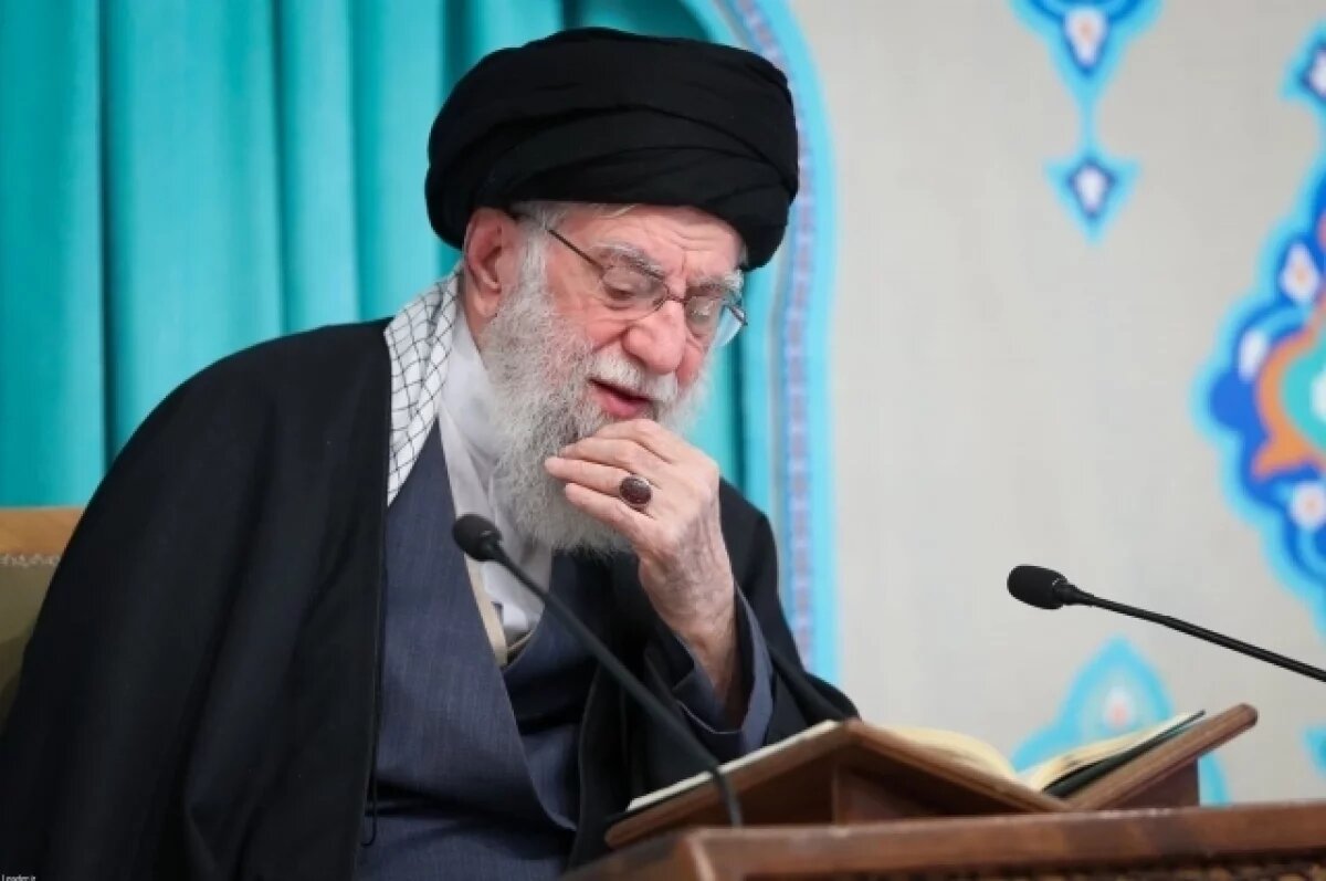    В Иране отложили церемонию прощания с аятоллой Али Хаменеи