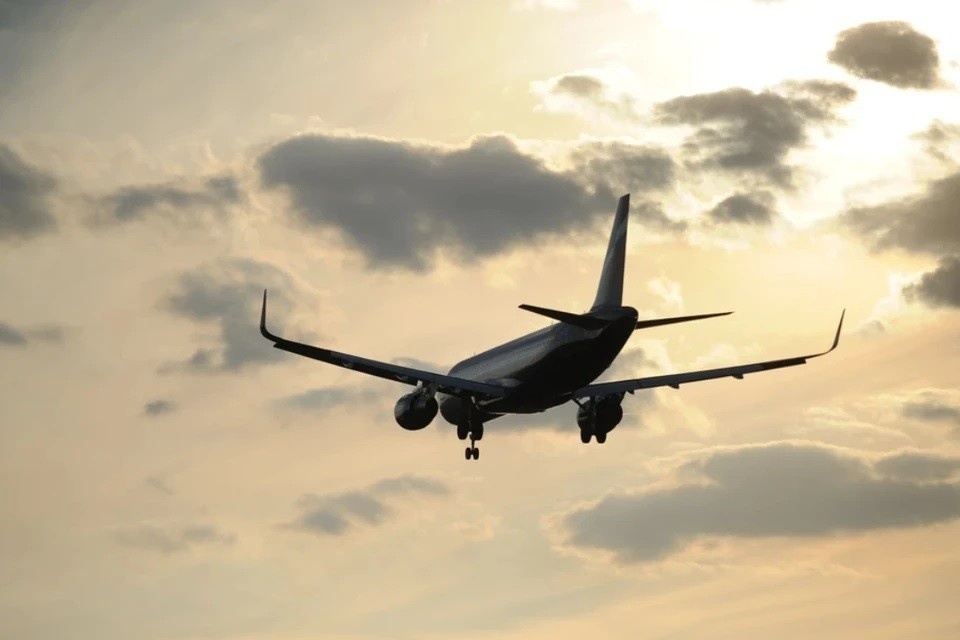    Самолет S7 Airlines из Дубая приземлился в Толмачево. Иван ВИСЛОВ