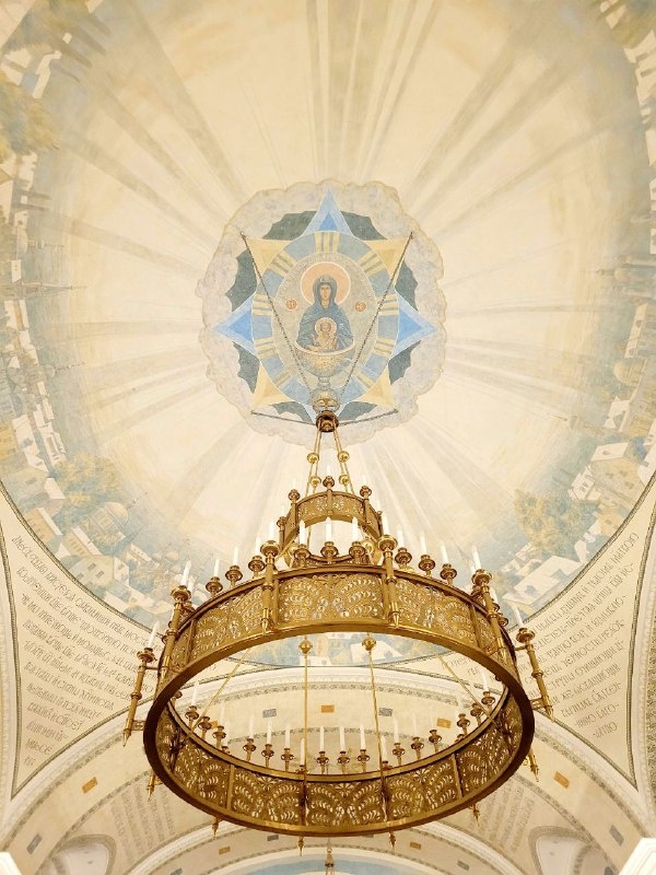 Современный храм Святителя Николая на Трёх Горах восхищает своими росписями