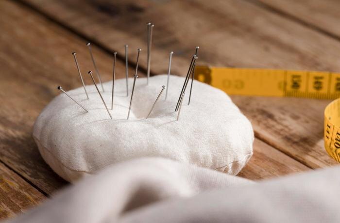 Женщину, проглотившую четыре швейные иглы спасли в Красногорске. Обложка © freepik/freepik