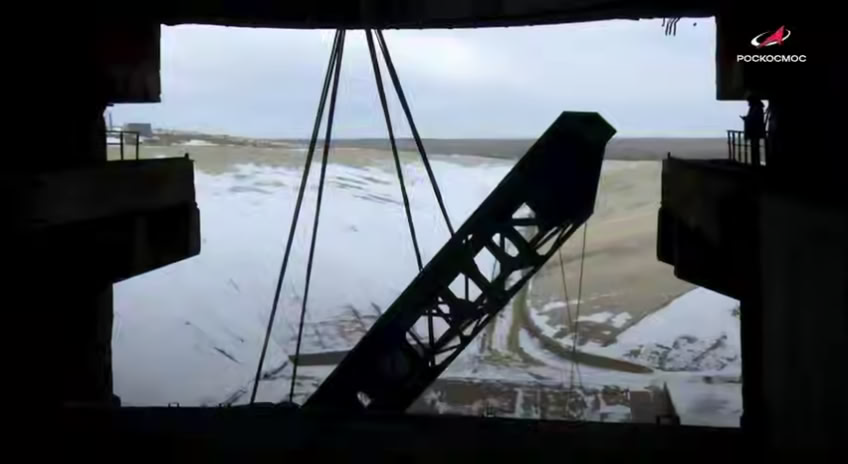 Ремонтные работы на космодроме "Байконур" (стоп-кадр из видео ГК Роскосмос)