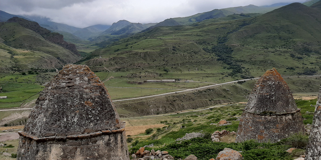 Чегем: водопад Абай-Су, некрополь в Эль-Тюбю и руины селения Думала. Часть 3