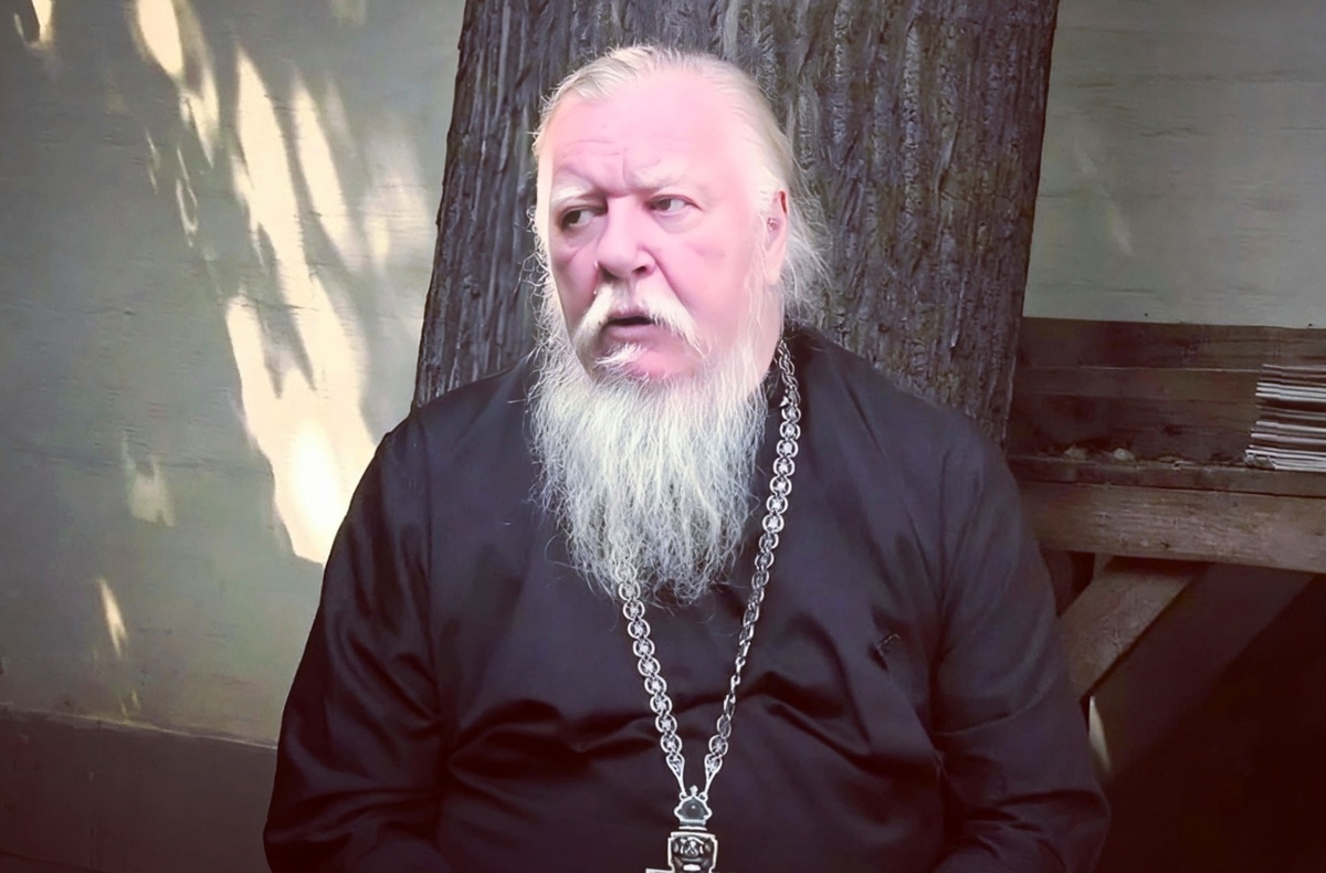 Димитрий Смирнов (07.03.1951 — 21.10.2020 гг.) — протоиерей, церковный и общественный деятель.