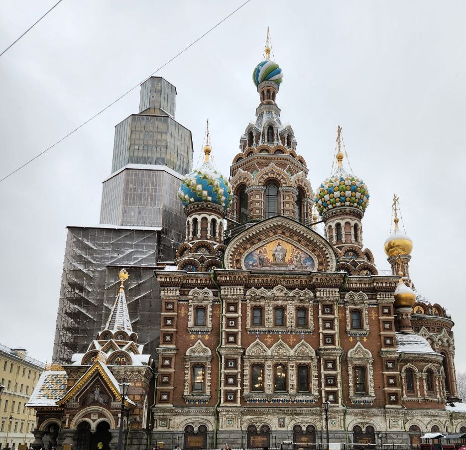 Красота. Очень люблю гулять около Храма-на-Крови