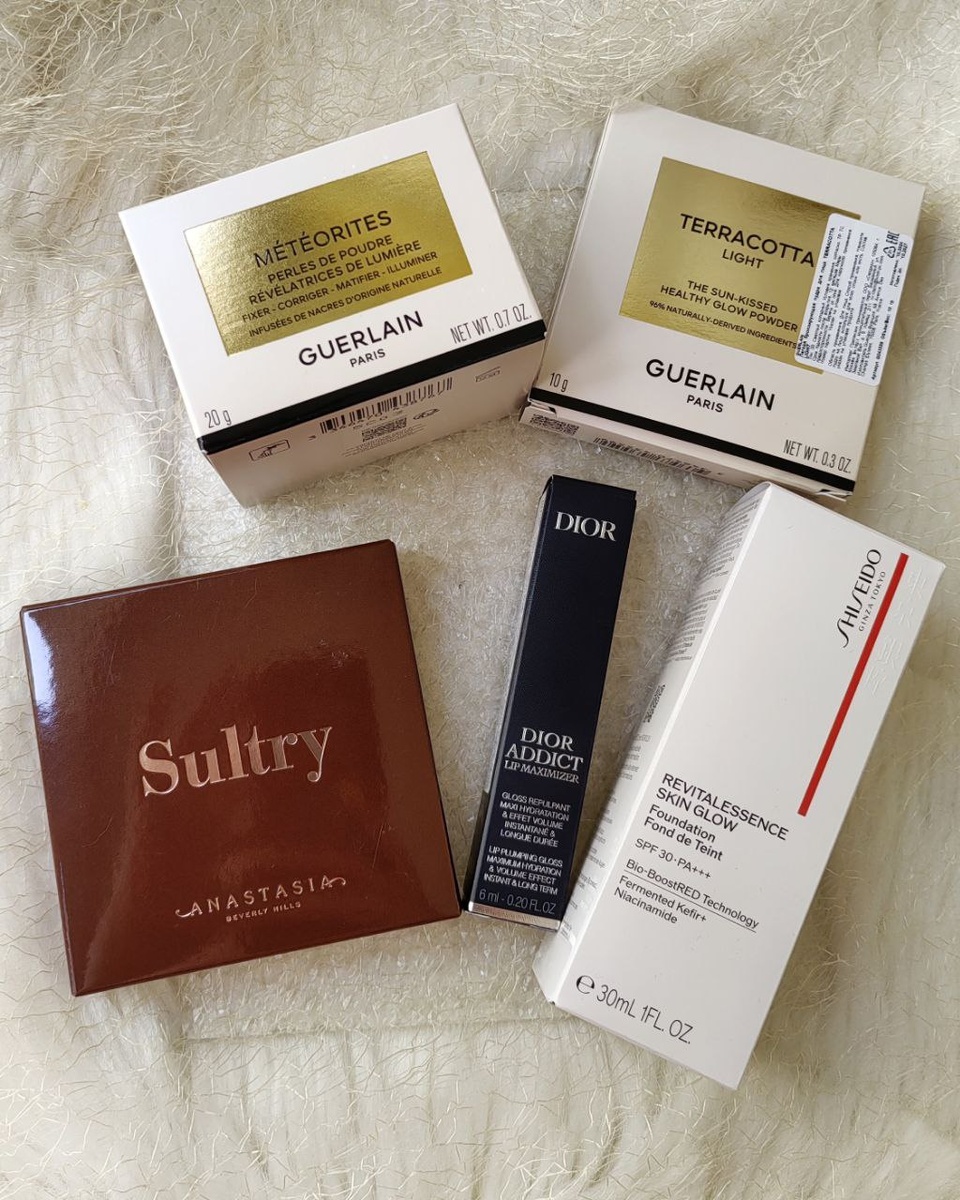 Покупки люкса в магазине "Золотое Яблоко" 