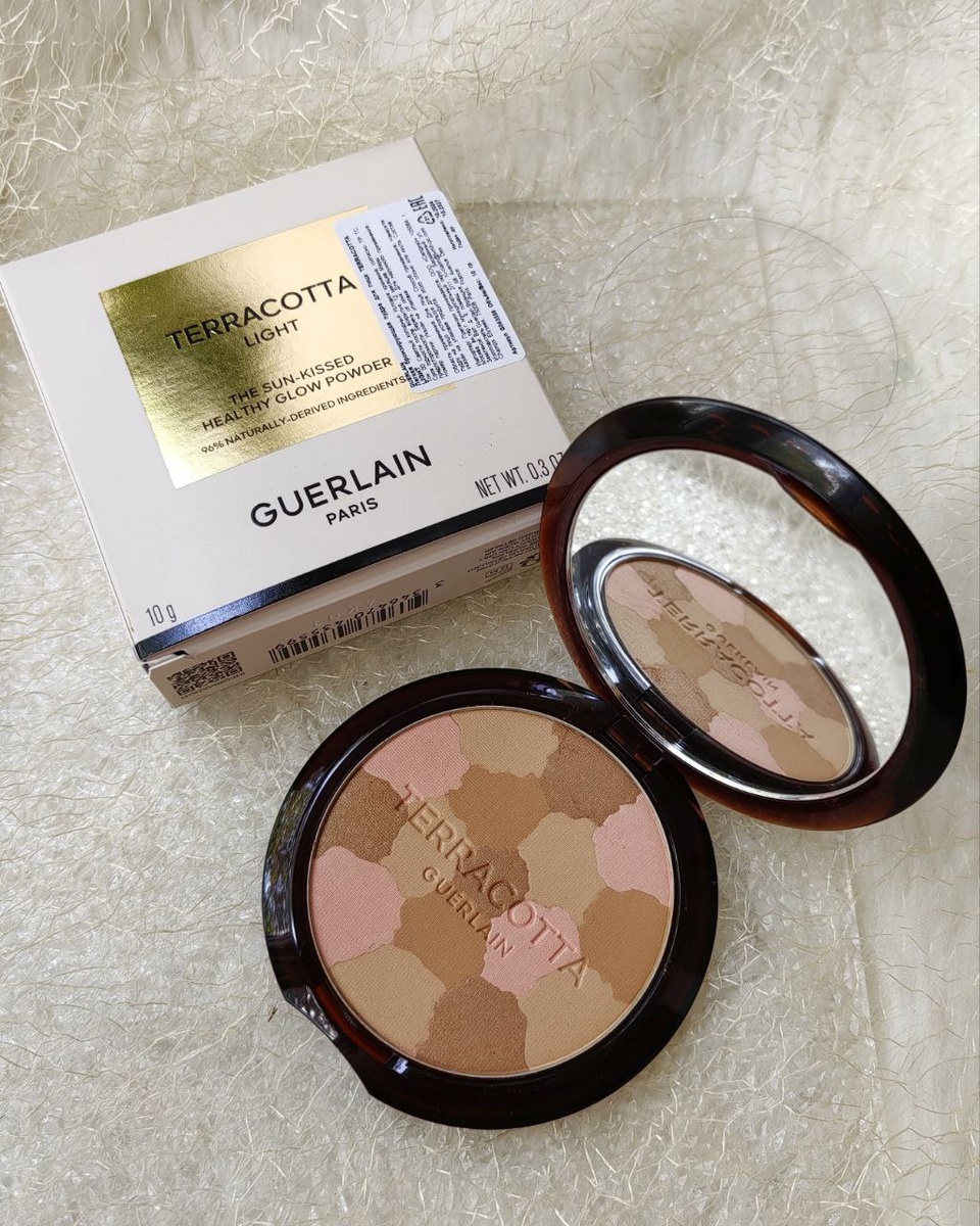 Пудра с эффектом загара от бренда "Guerlain" 