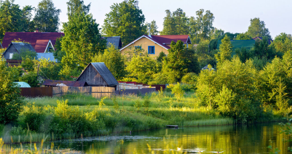 Юрист Бочаров: Дачники могут потерять участок за долги