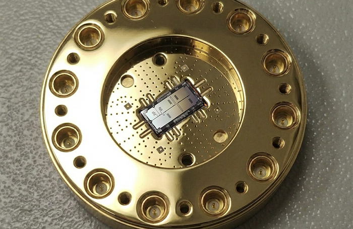    Чип сверхпроводниковой квантовой памяти МГТУ-ВНИИА.Руслан Алибеков/МГТУ им. Н.Э. Баумана