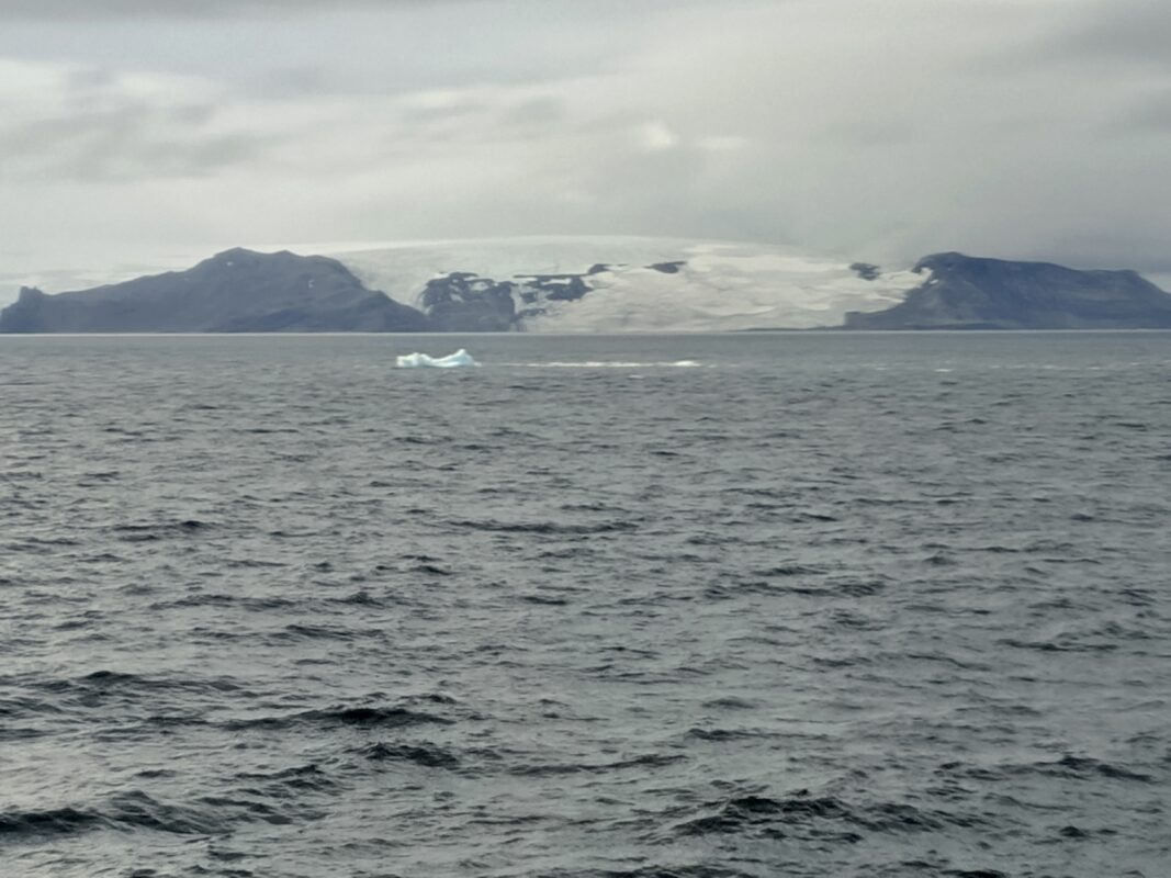    Берега Антарктиды // Фото: Александр Деркунов соцсеть ВКонтакте