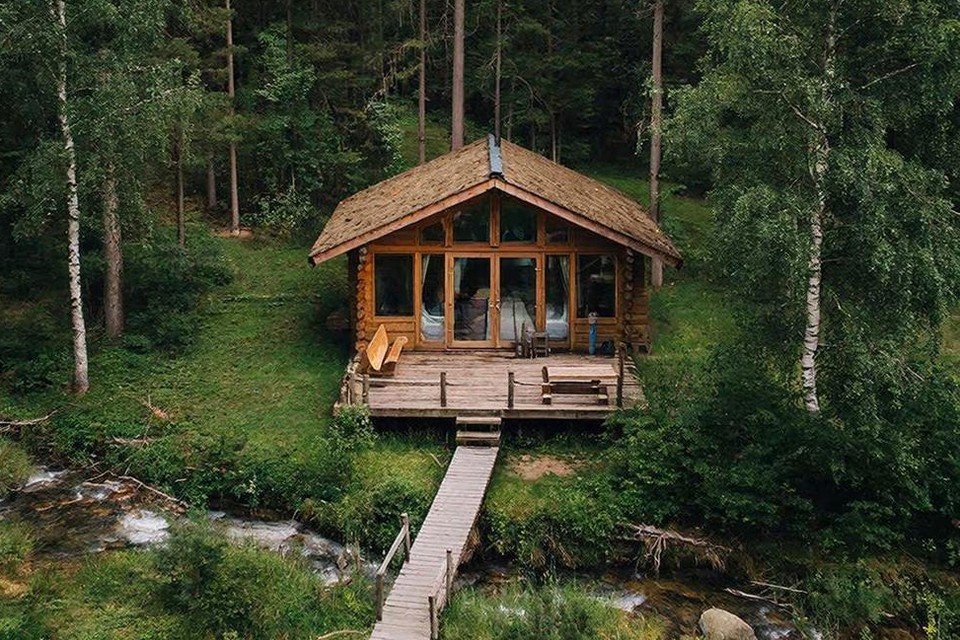    В регионе работает около тысячи объектов, которые сдают туристам. Фото: GigaChat