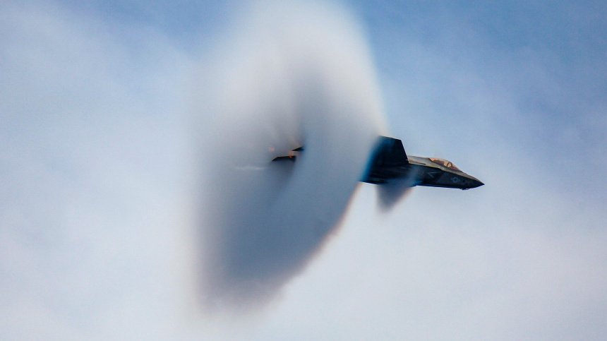    Фото: www.globallookpress.com/Petty Officer 3rd Class Michael