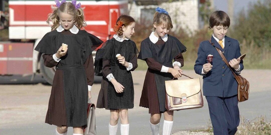 Советская школьная форма. Спустя годы, многие СЧИТАЮТ ЕЁ САМОЙ КРАСИВОЙ, Почему?