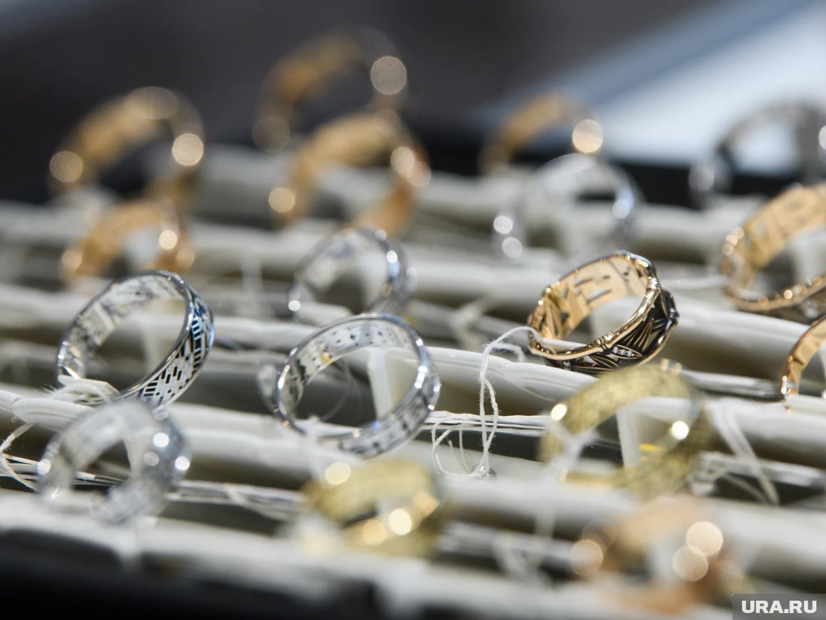     Предварительно, причиной иска стали срыв поставок или бракованная продукция