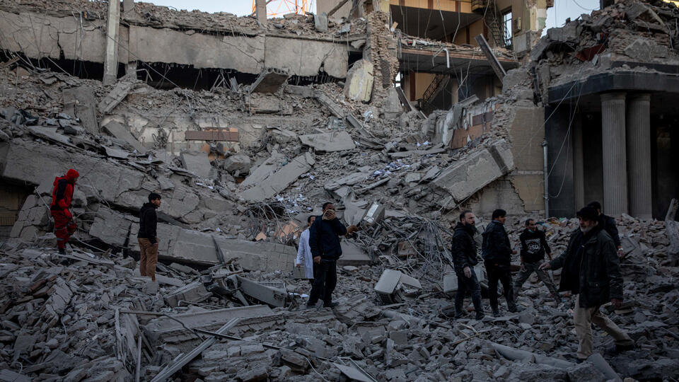     Хегсет: США нечего ответить на призывы России и КНР прекратить атаку на Иран REUTERS/Majid Khahi