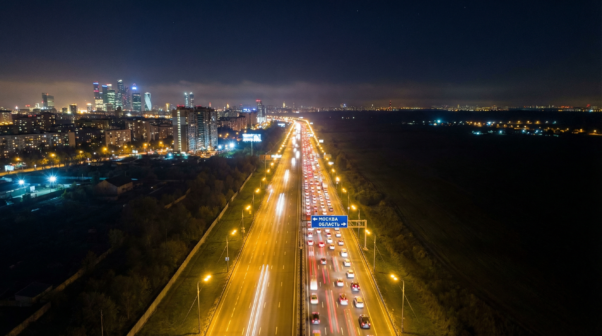 МКАД как знак, как символ границы и разделения.