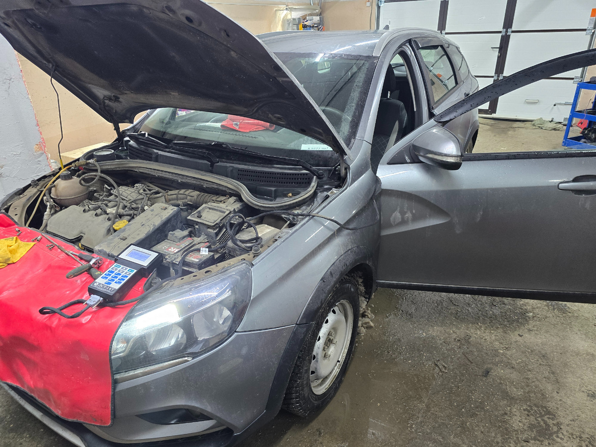 На фото Веста в процессе диагностики прибором ДСТ-14 в моем СТО