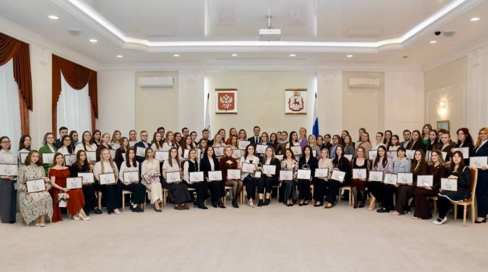    Гранты по 50 тыс. рублей получили 80 молодых педагогов в Нижнем Новгороде