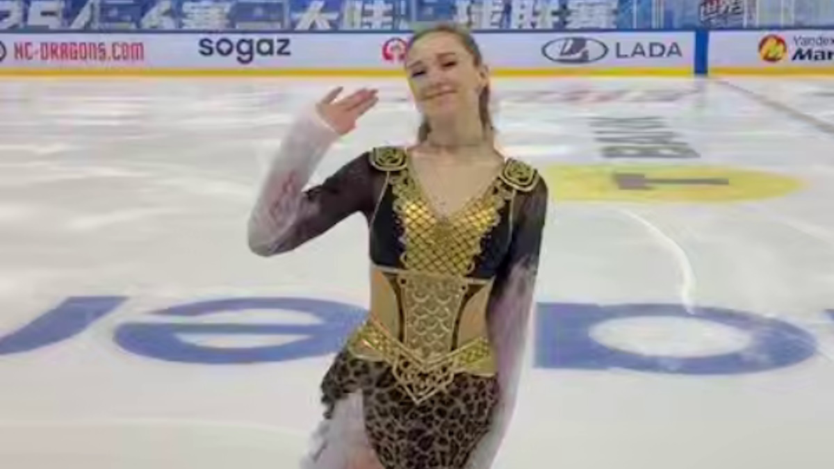    Камила Валиева на льду в Шанхае. Фото: пресс-служба ХК "Шанхай Дрэгонс"