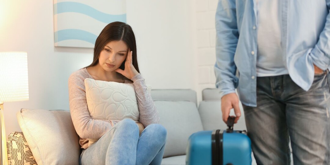 – Скажи спасибо, что я только это забрал! – муж кивнул на сумки и коробку с блендером