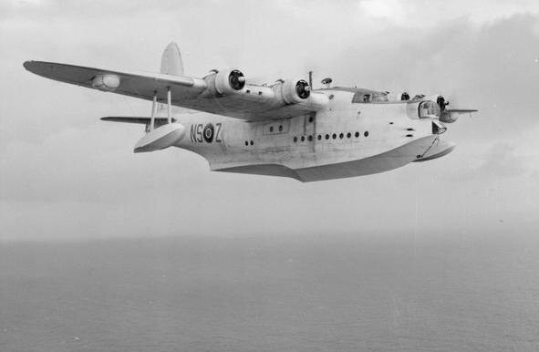 Шорт «Сандерленд» (англ. Short Sunderland) — британский гидросамолёт, относящийся к типу летающих лодок. Создан компанией Short Brothers. Был одним из самых мощных и широко используемых гидросамолетов во время Второй мировой войны
