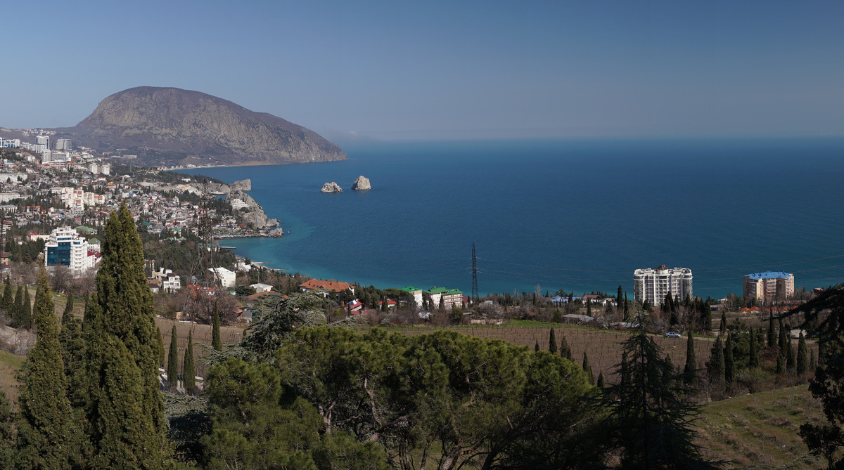 Вид на Гурзуф
Фото: Виталий Ерёменко