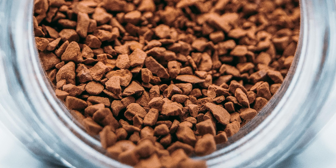 Учёные выяснили, как портится расворимый кофе в банке