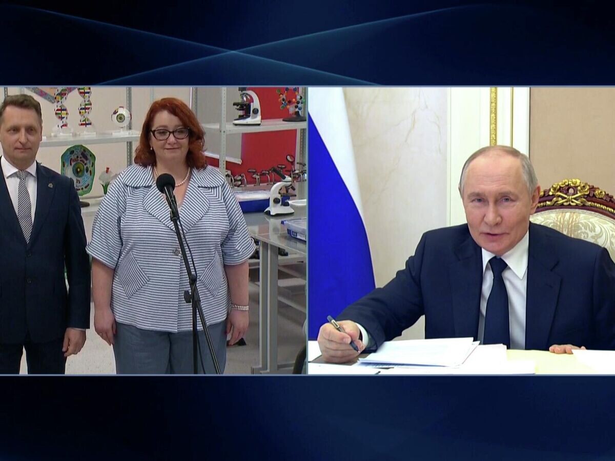   "Привлекательно все очень" – Путин о презентации школы в Суздале | © Пул