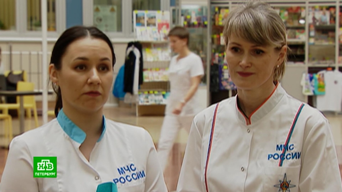    Две медсестры и прохожие: кто спас выпавшего из окна малыша в Петербурге