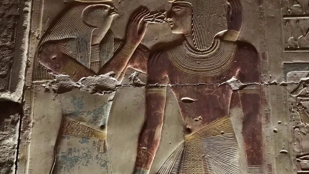 Изображение 2: "Сокол" и работник