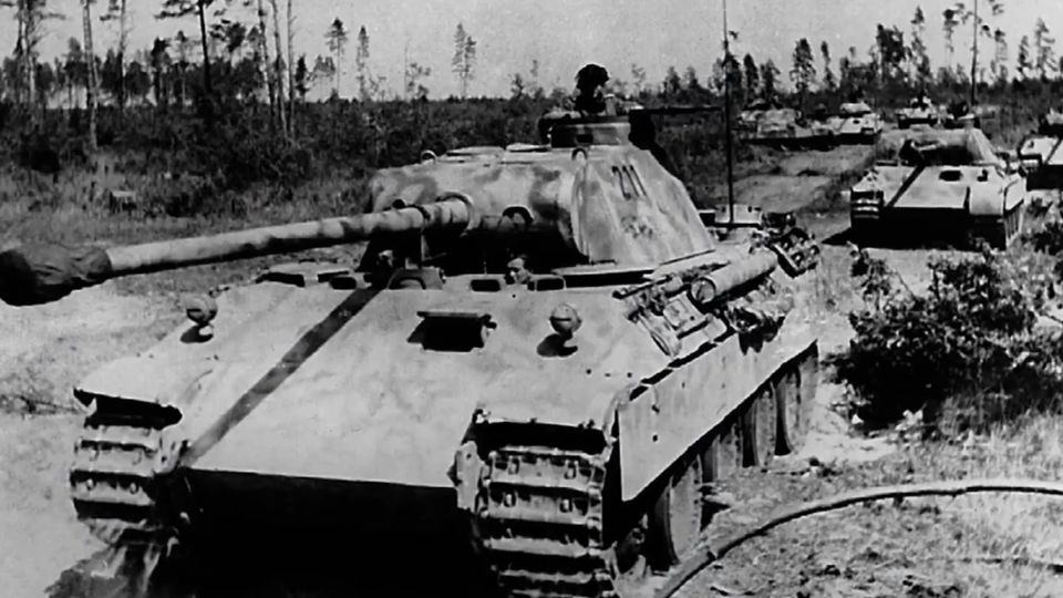 ФОТО: Кадр из программы "Момент в истории", РЕН ТВ