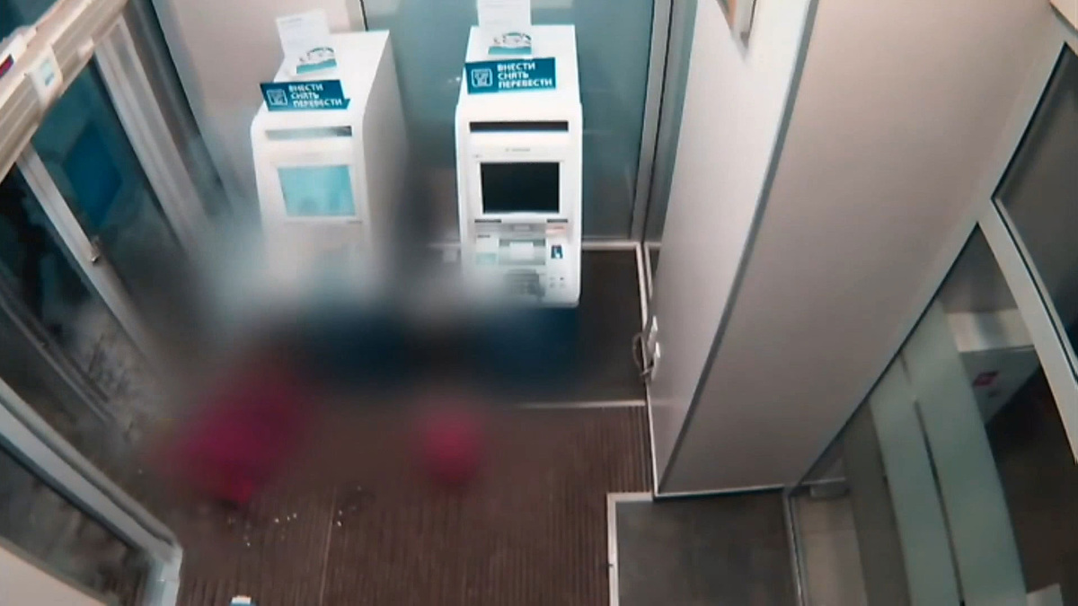    Вести. Житель Красноярска хотел взломать банкомат газовым баллоном