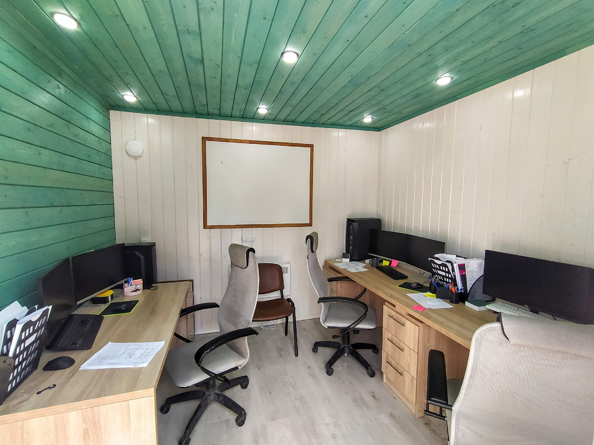 Мобильный офис внутри