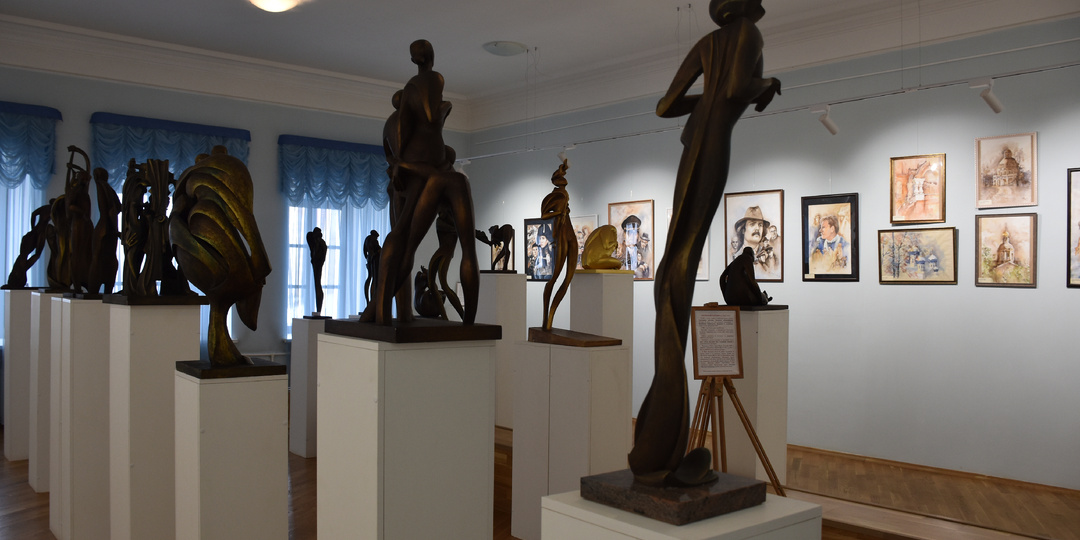 Скульптор Юрий Уваркин: от динозавра до самовара. Выставка «Грехи и заповеди»