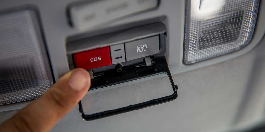 ЭРА-ГЛОНАСС с 1 апреля 2026: обязательная кнопка SOS вернётся для всех ввозимых авто — что это значит для вас?