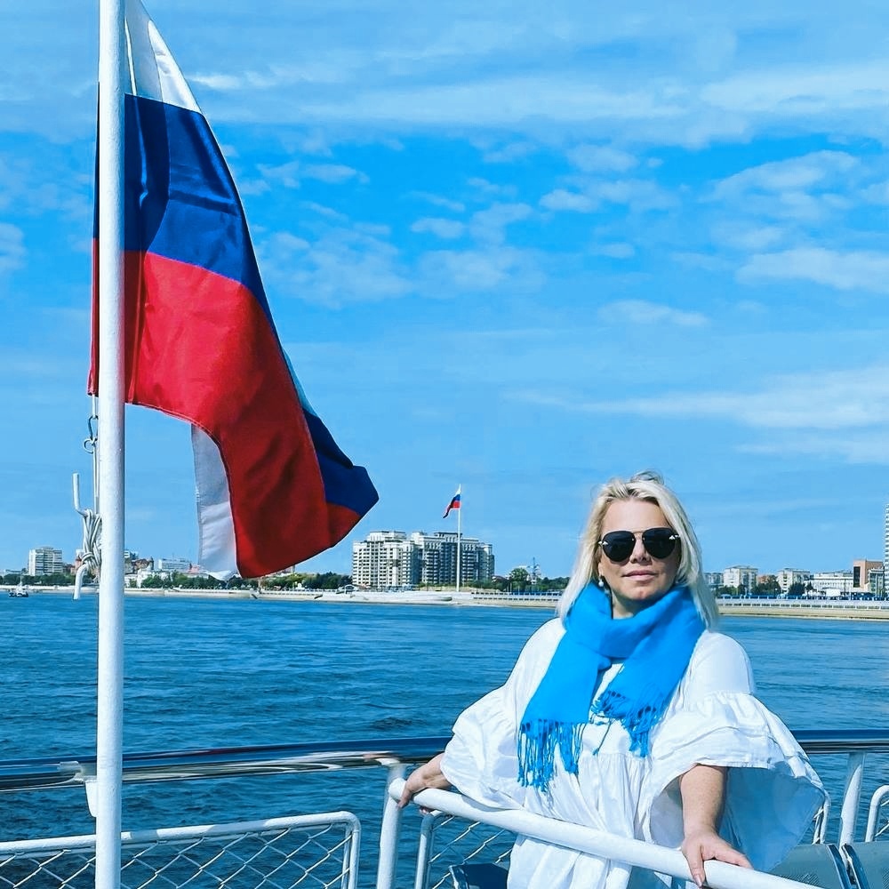 Из открытых источников в интернете. Яна Поплавская. 