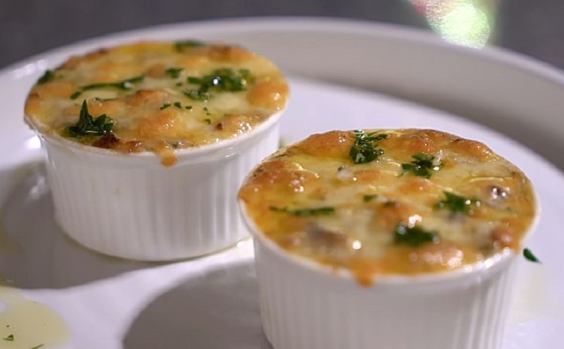 Жульен с грибами: ресторанный вкус, который легко освоить дома