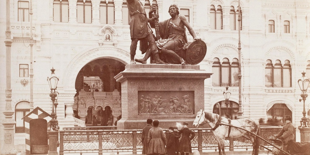 «Исторических два казнокрада»: как хотели свергнуть Минина и Пожарского, но Сталин не позволил