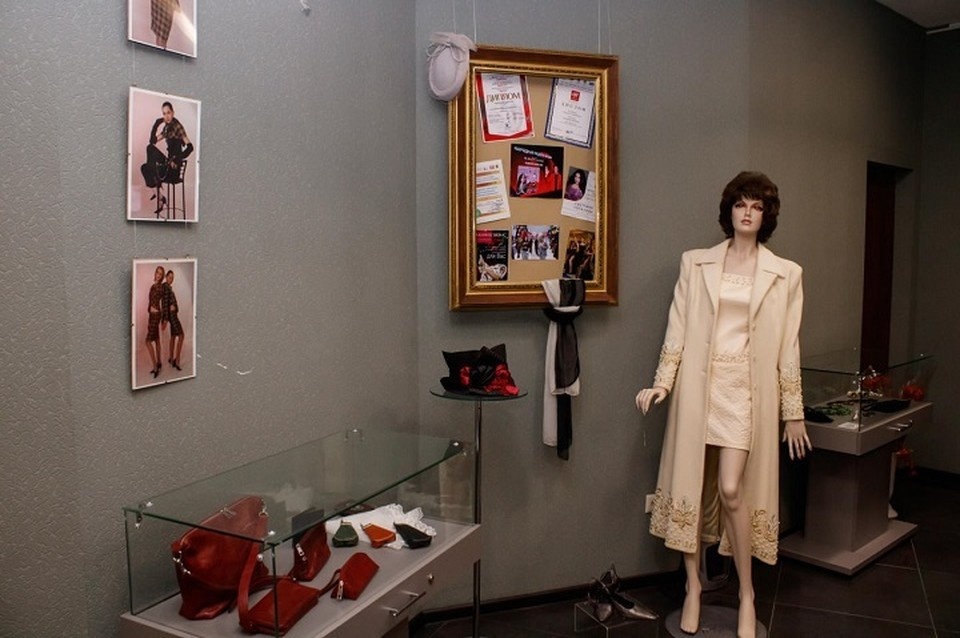    В Донецком краеведческом музее открылась выставка «Ода женщине» к 8 Марта. Фото: Министерство культуры ДНР