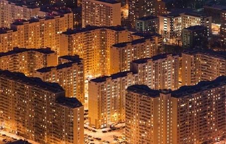 📝 Ночная Москва, спальный район — атмосфера тревожной тишины
 🔗 Источник: https://capreg.ru/news/predstavitel-kpk-kapital-regionov-rasskazal-izdatelstvu-novostroj-ob-infljacii-v-rf-i-kakaja-ona-na-samom-dele/