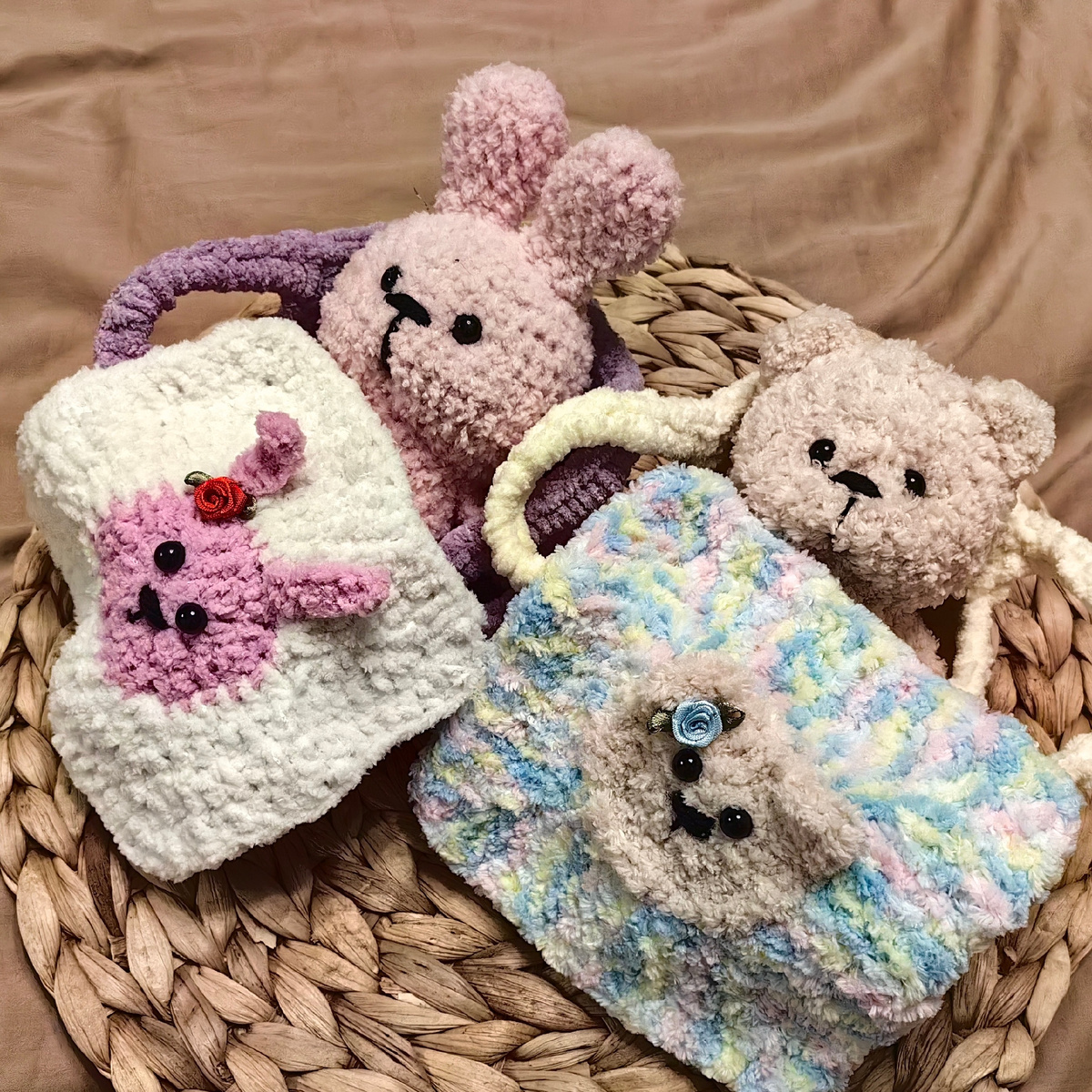 Игрушка  связана Еленой Бурдаковой