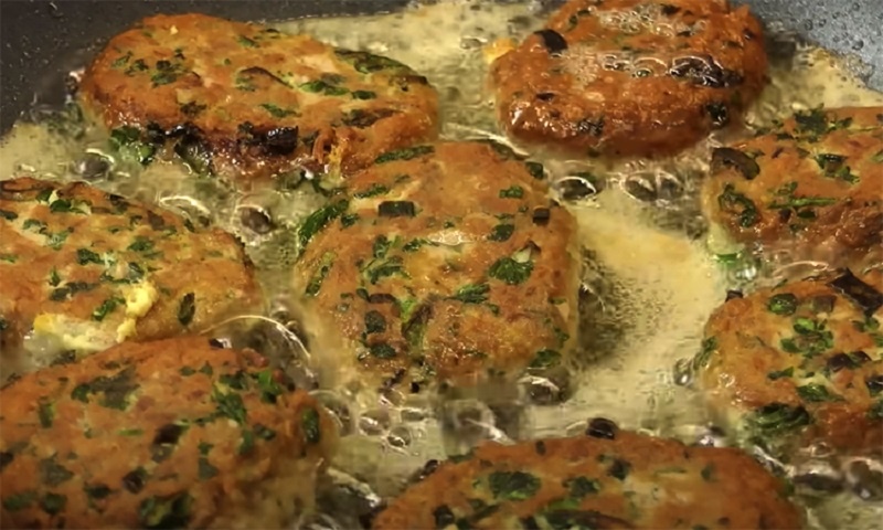 Ленивые рыбные котлеты из тунца: идеальный ужин за несколько минут