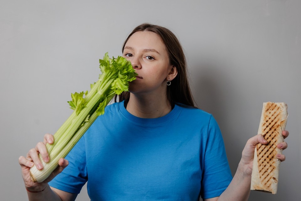    Продукты с отрицательной калорийностью тратят на переваривание больше энергии, чем дают сами. Валерий ЗВОНАРЕВ