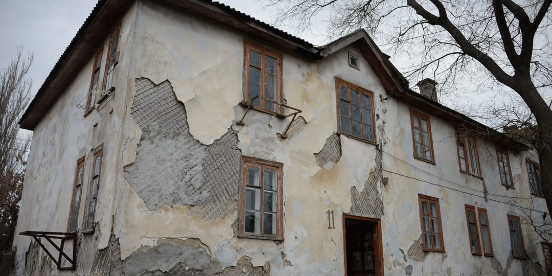 Это может случиться с каждым: что делать, если дом признан аварийным вне программы