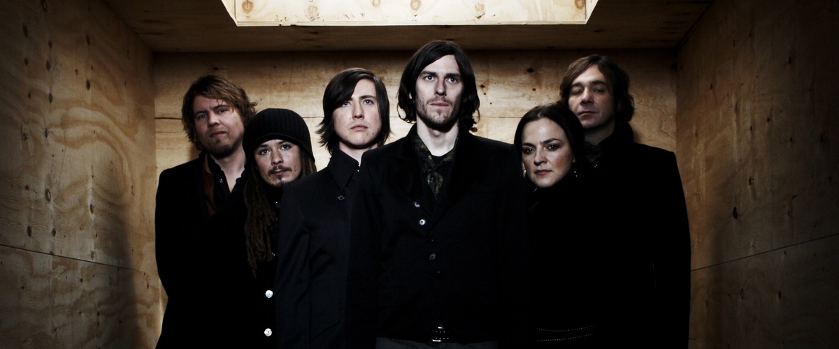 Когда фотограф сказал "улыбнитесь", но мы уже пять минут пытаемся понять, что это значит