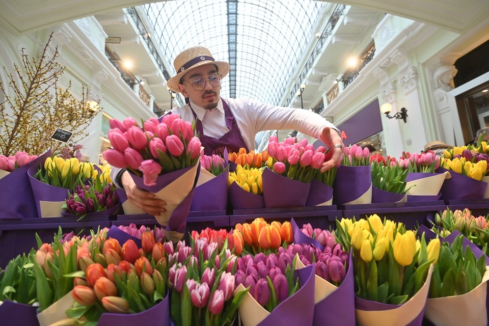    Нидерланды продолжают быть лидером среди поставщиков цветов в России. Евгения ГУСЕВА